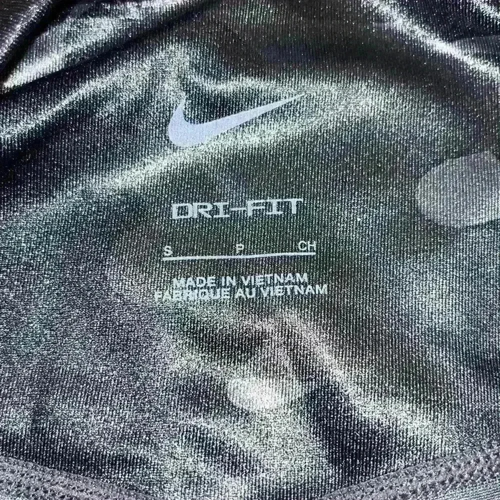 NWT Women’s Nike One Tight Fit Mid Rise Full Length Camo Leggings Size small - Picture 8 of 10